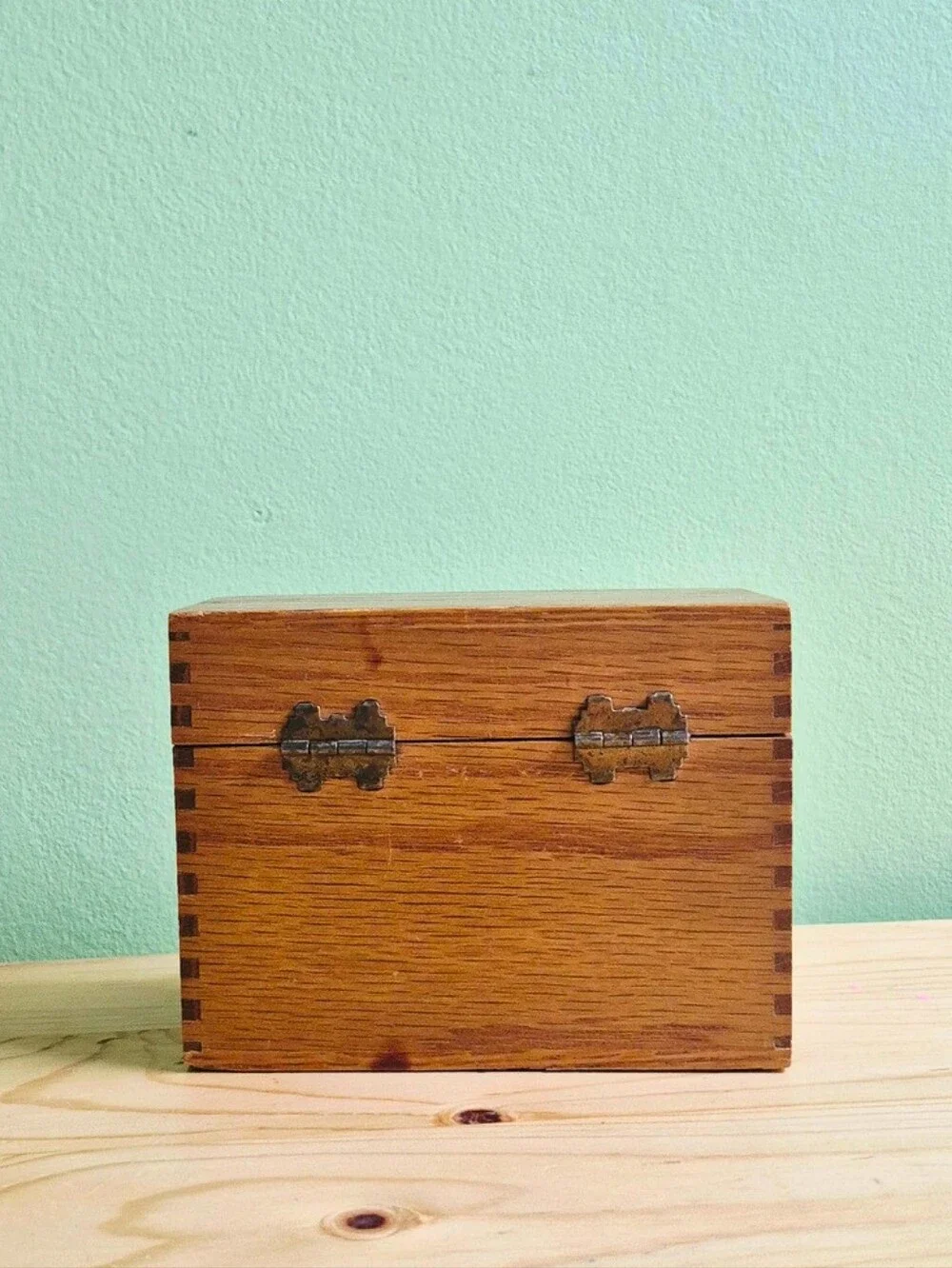 Vintage Globe-Wernicke Solid Oak Dovetail Recipe Box